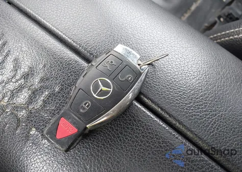 2017 Mercedes-Benz Glc 300 4Matic z USA, uszkodzony, nr VIN WDC0G4KB2HF139745